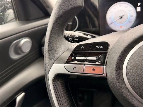 Used 2024 Hyundai Elantra SEL image 15