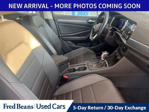 Used 2024 Volkswagen Jetta SE image 5