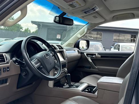 Used 2017 Lexus GX 460 w/ Navigation Package AWD/4WD image 18
