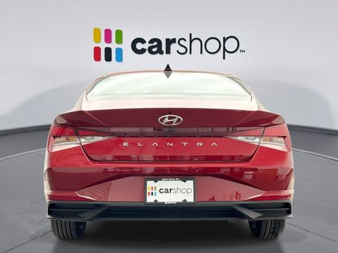 Used 2023 Hyundai Elantra SEL w/ Convenience Package FWD image 4