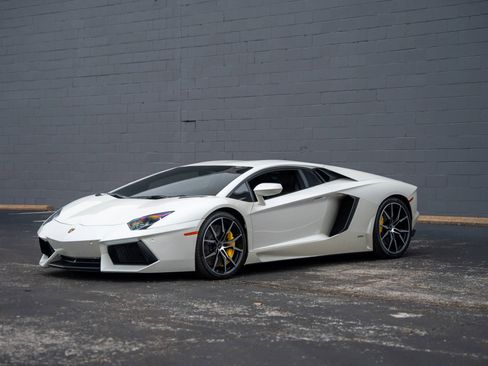 Used 2013 Lamborghini Aventador LP 700-4 image 6