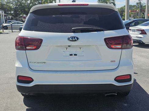 Used 2019 Kia Sorento FWD image 4