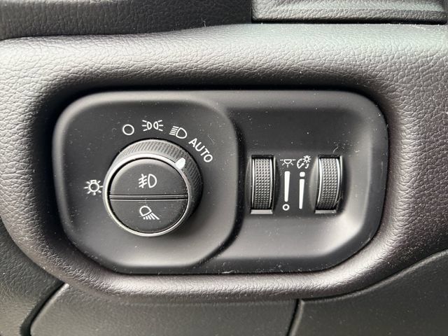Used 2023 RAM 2500 Laramie AWD/4WD image 28