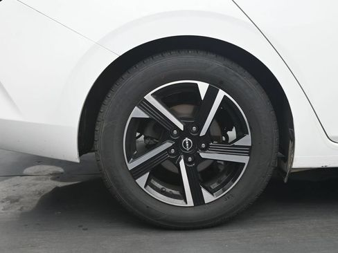 Used 2024 Nissan Sentra SV FWD image 13