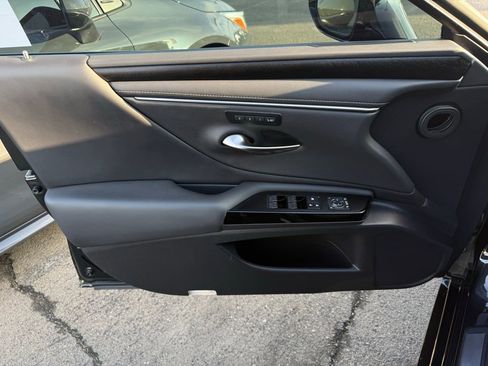 Used 2022 Lexus ES 350 w/ Premium Package image 19