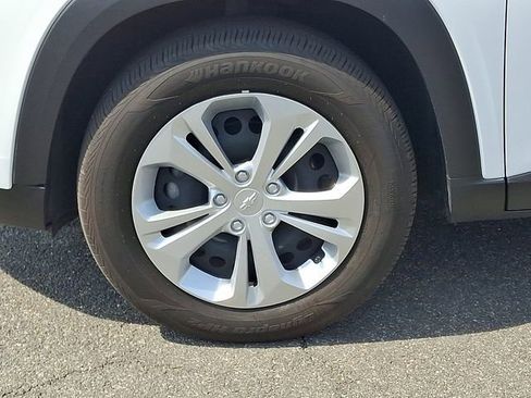 Used 2025 Chevrolet Trax LS image 8