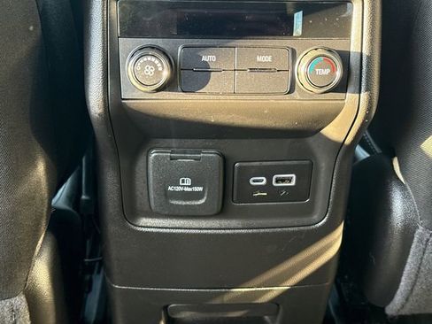 Used 2023 GMC Acadia SLE w/ Driver Convenience Package FWD image 17