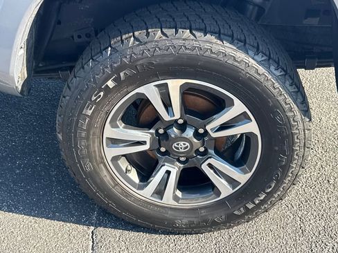 Used 2019 Toyota Tacoma TRD Sport w/ Technology Package image 21