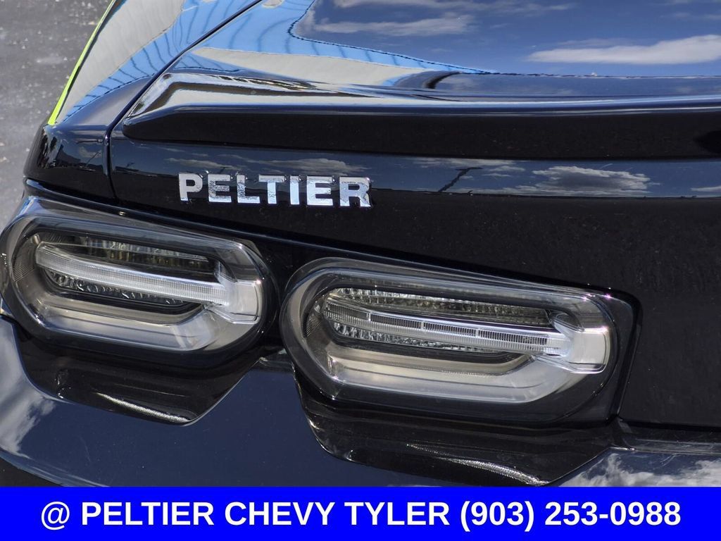 Used 2022 Chevrolet Camaro LT w/ RS Package RWD image 9