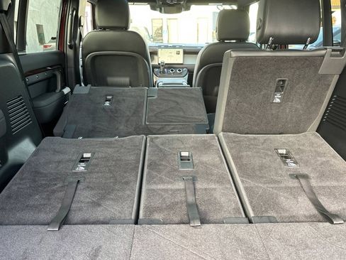 Used 2023 Land Rover Defender 130 X-Dynamic SE image 34