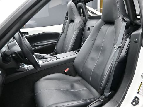 Used 2022 MAZDA MX-5 Miata RF Grand Touring image 24