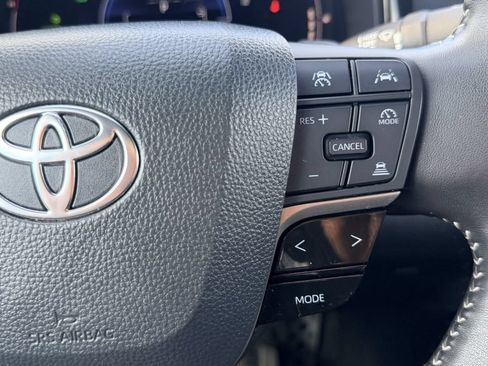 Used 2025 Toyota Camry SE w/ Convenience Package FWD image 19