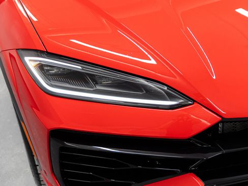 New 2026 Lamborghini Urus SE image 10