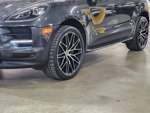 Used 2021 Porsche Macan image 17