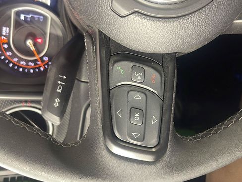 Used 2026 Jeep Gladiator Rubicon w/ Steel Power Dome Hood Package AWD/4WD image 17