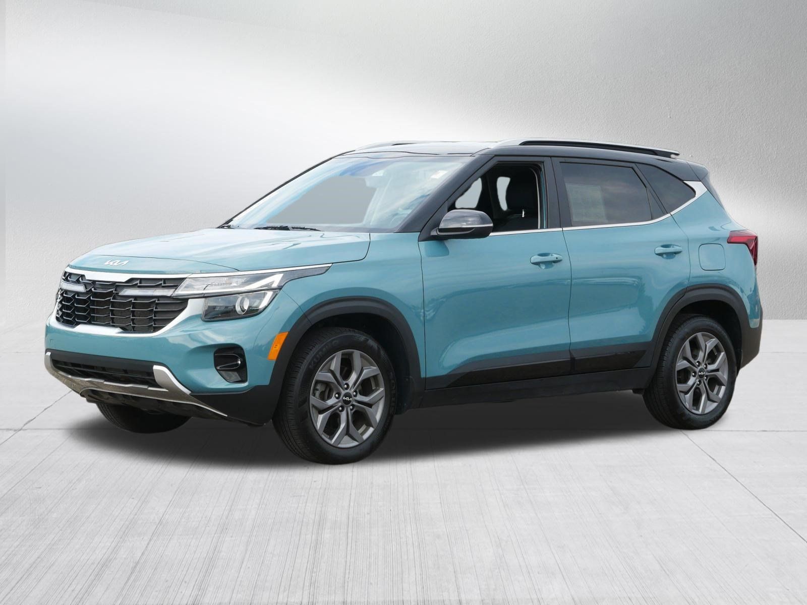 Used 2024 Kia Seltos S AWD/4WD image 3