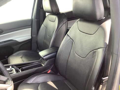 Used 2023 Jeep Compass Limited AWD/4WD image 11