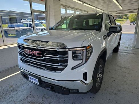 Certified 2025 GMC Sierra 1500 SLT AWD/4WD image 2