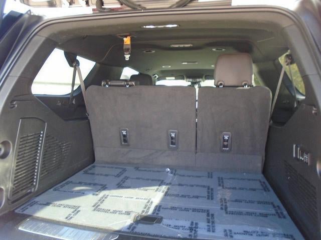 Used 2023 Chevrolet Suburban Premier AWD/4WD image 31