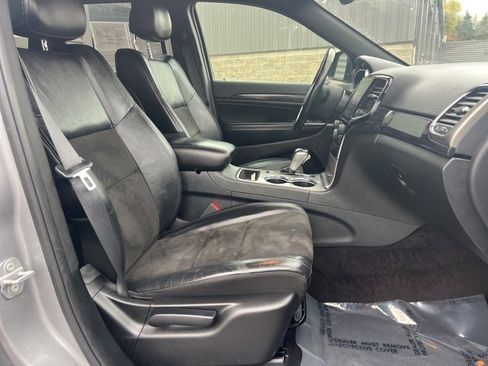 Used 2019 Jeep Grand Cherokee Altitude image 11