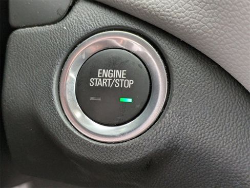 Used 2023 Chevrolet Equinox LS w/ LS Convenience Package image 29