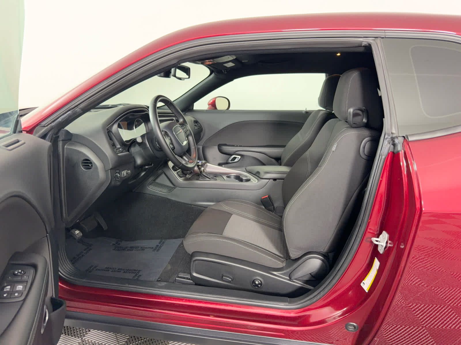 Used 2020 Dodge Challenger SXT RWD image 10