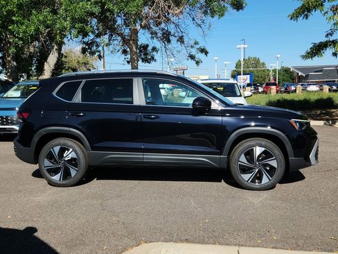 New 2025 Volkswagen Taos SE image 2