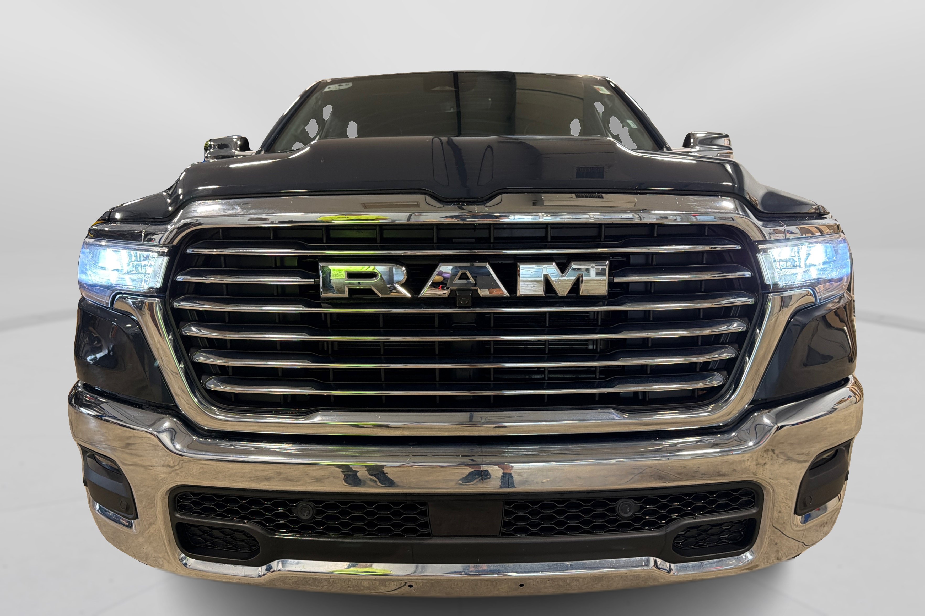 Used 2026 RAM 1500 Laramie AWD/4WD image 10