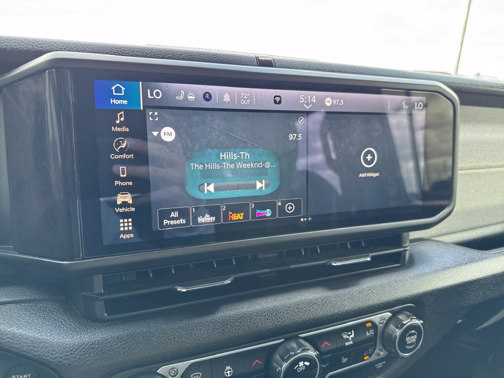 Used 2025 Jeep Wrangler Unlimited Sport AWD/4WD image 18