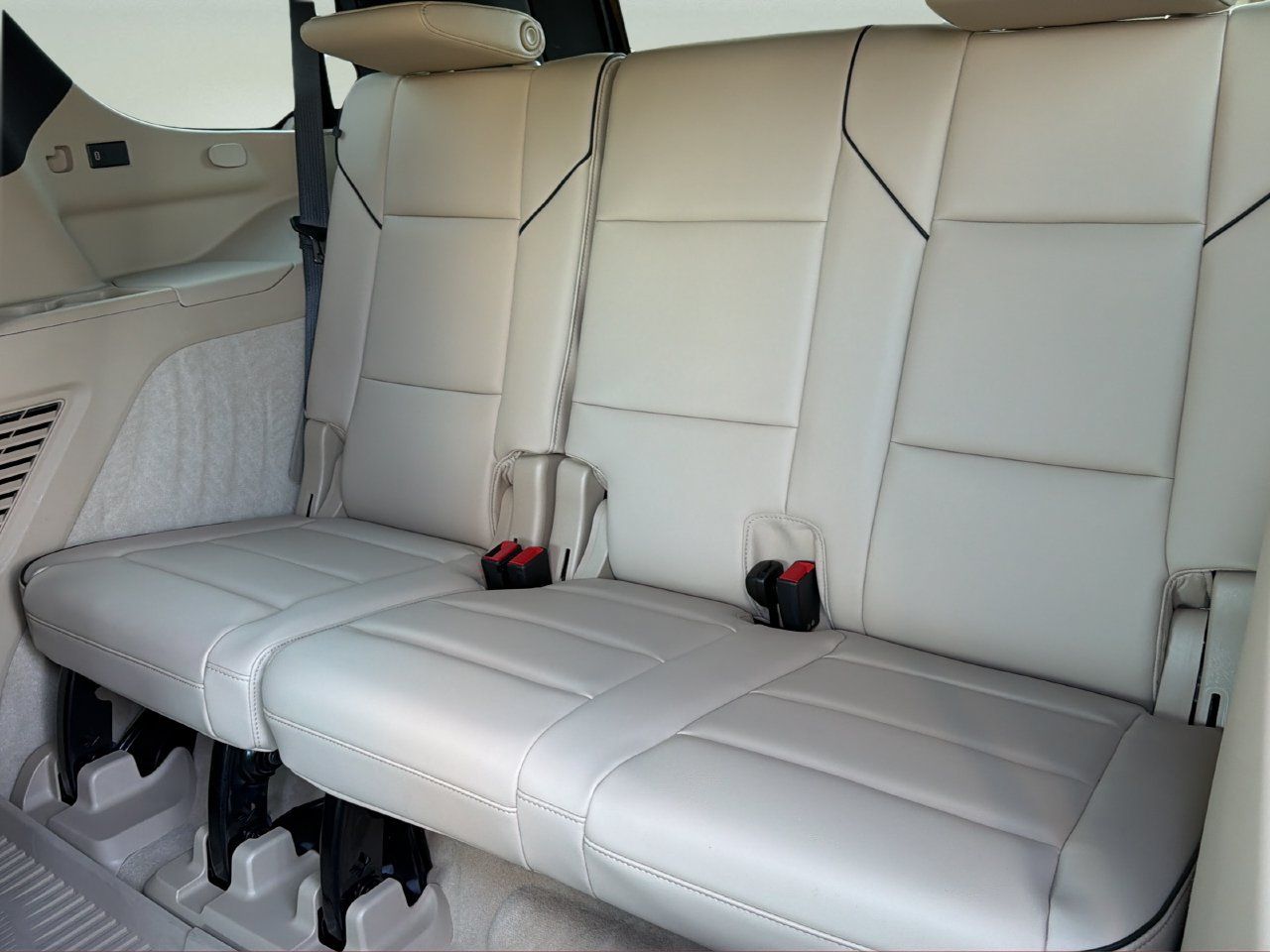 Certified 2023 Cadillac Escalade Premium Luxury RWD image 12