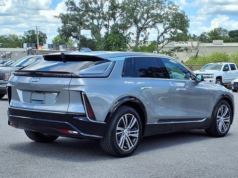 Used 2024 Cadillac Lyriq Luxury RWD image 7