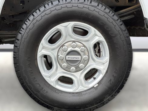 Used 2025 Ford F250 XLT w/ FX4 Off-Road Package image 11