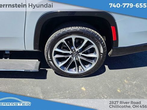 Used 2023 Jeep Wagoneer L Series III w/ Premium Group I AWD/4WD image 27