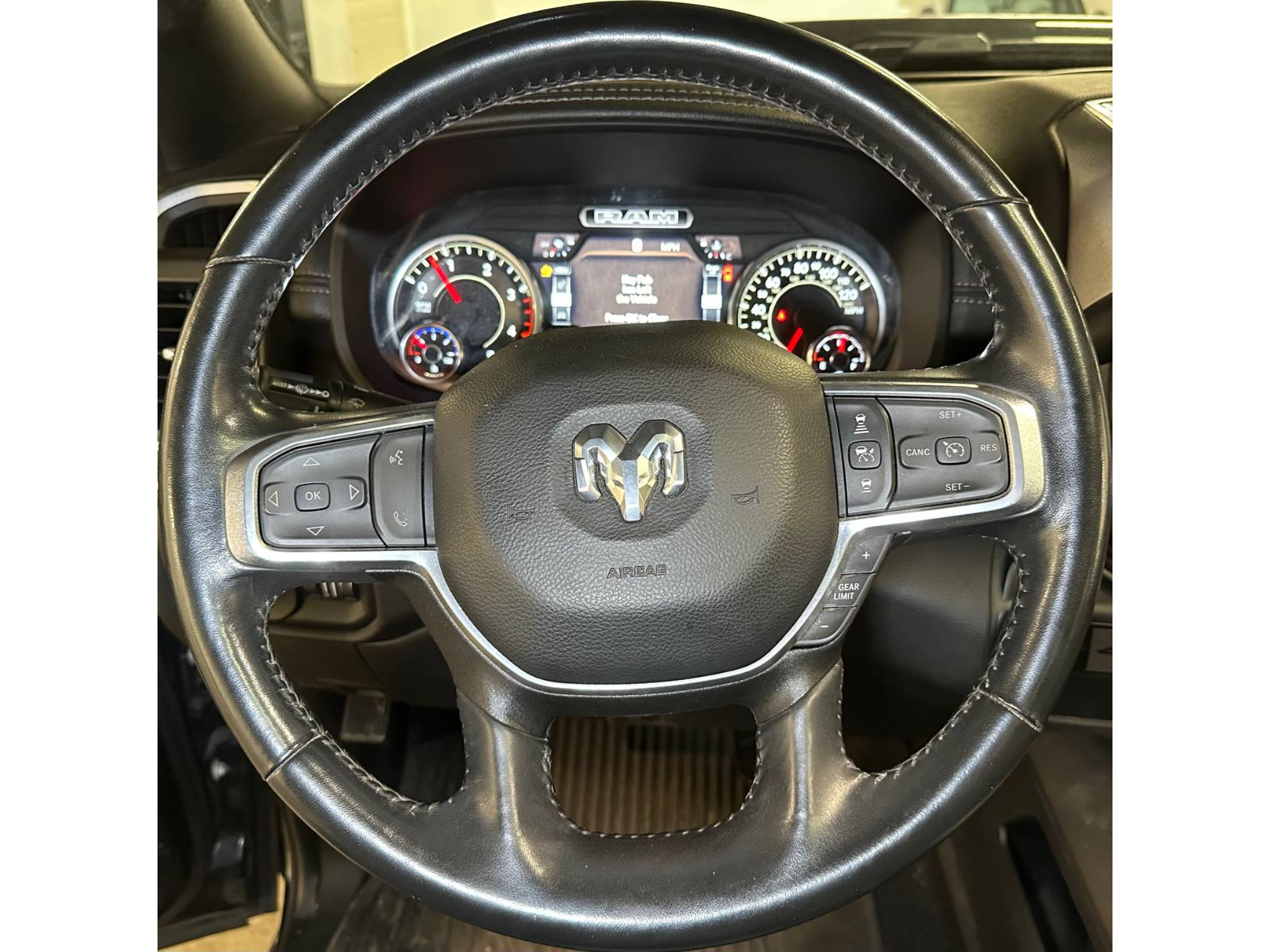 Used 2023 RAM 3500 Laramie AWD/4WD image 16