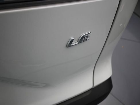 Used 2024 Toyota Corolla Cross LE FWD image 39