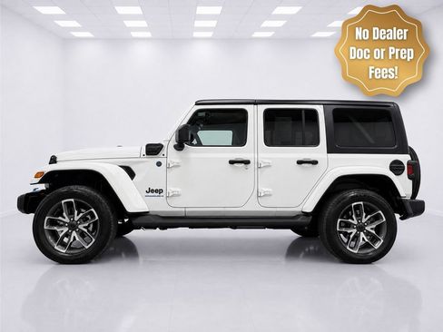 Used 2024 Jeep Wrangler Unlimited w/ Convenience Group AWD/4WD image 3