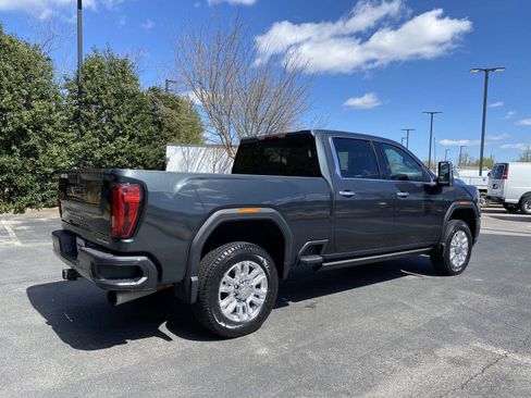 Used 2022 GMC Sierra 2500 Denali w/ Denali Ultimate Package image 3