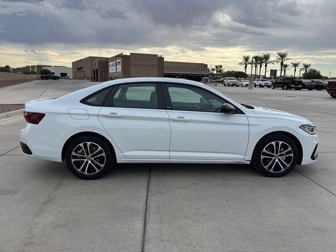 Used 2025 Volkswagen Jetta Sport FWD image 6