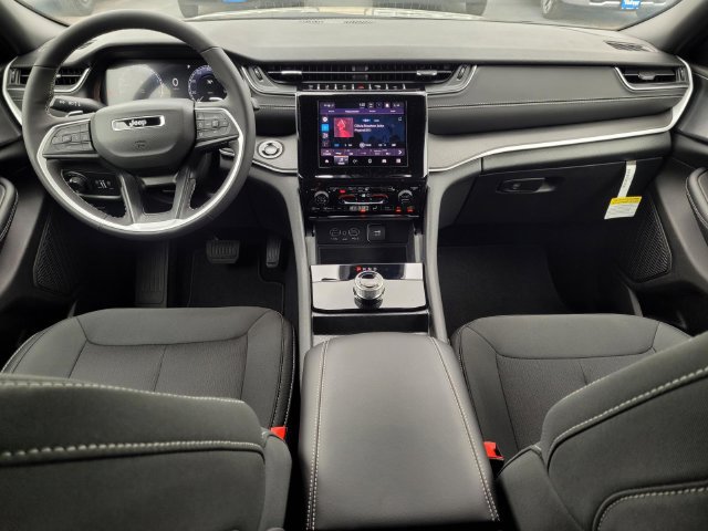 New 2026 Jeep Grand Cherokee L 2WD image 11