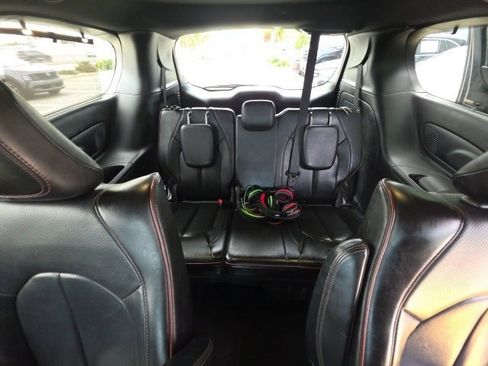 Used 2020 Chrysler Pacifica Limited image 23
