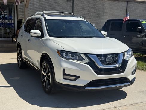Used 2020 Nissan Rogue SL w/ Premium Package FWD image 3