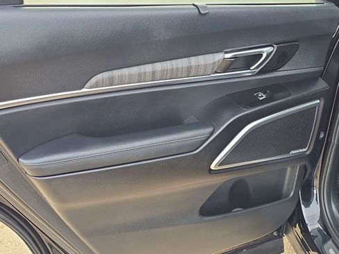 Used 2023 Kia Telluride AWD image 21