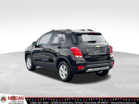 Certified 2022 Chevrolet Trax LT w/ LT Convenience Package image 4