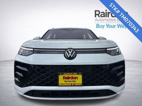 New 2026 Volkswagen Tiguan SEL R-Line AWD/4WD image 2