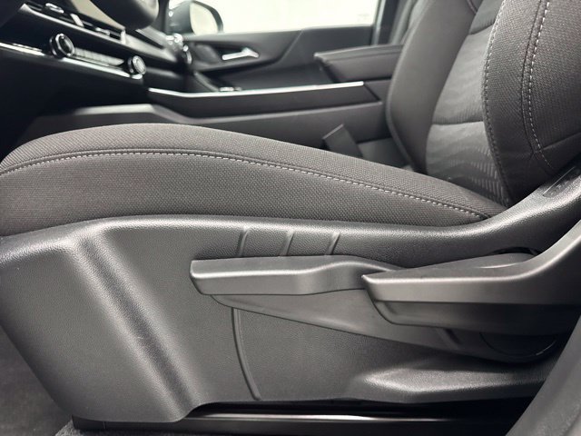 New 2027 Chevrolet Equinox LT FWD image 10