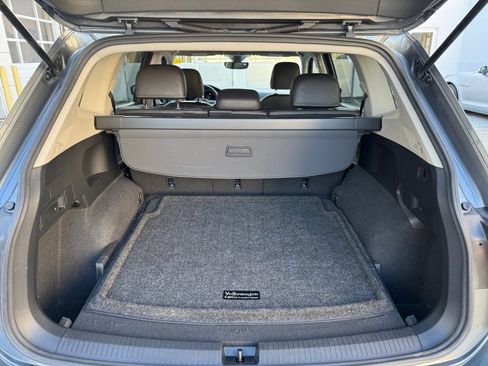 Used 2022 Volkswagen Tiguan SE image 16