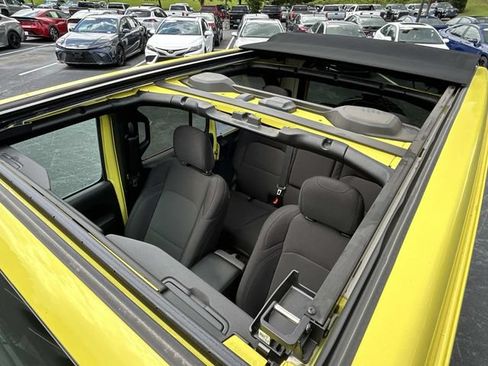 Used 2023 Jeep Wrangler Unlimited w/ Sun & Screen Package AWD/4WD image 23
