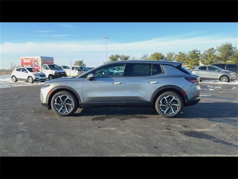 New 2026 Chevrolet Equinox EV LT image 5