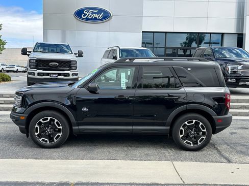 Used 2023 Ford Bronco Sport Outer Banks w/ Tech Package AWD/4WD image 3
