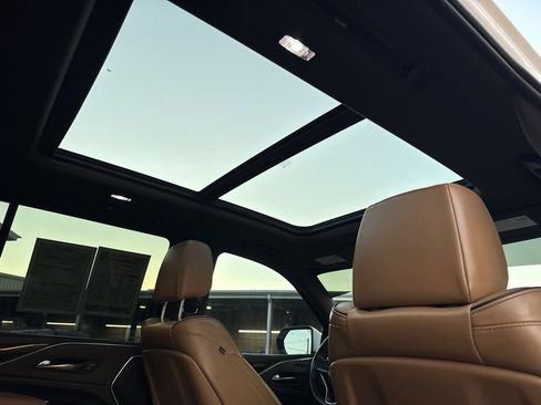 Used 2022 Cadillac Escalade Premium Luxury image 31